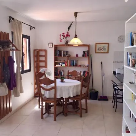 Casa Mamen Spacious With Sea Views Apartmán